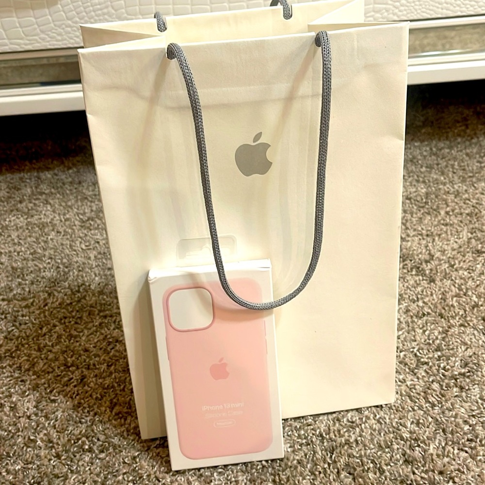 iPhone 13 mini Apple case silicone